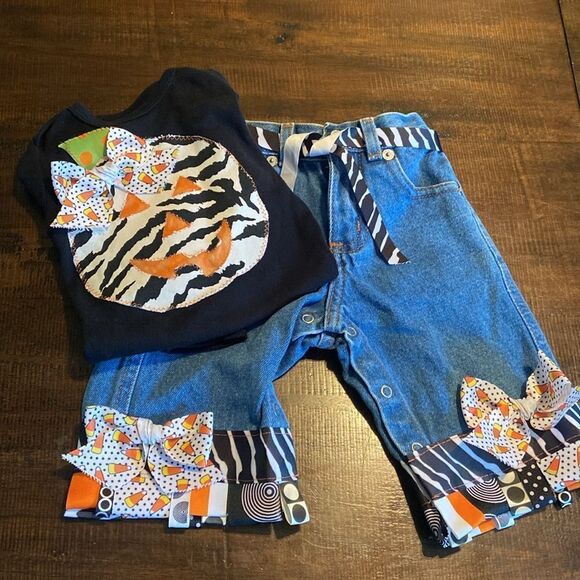 Custom Halloween Themed Baby Outfit 3-6 month - Picture 1 of 10